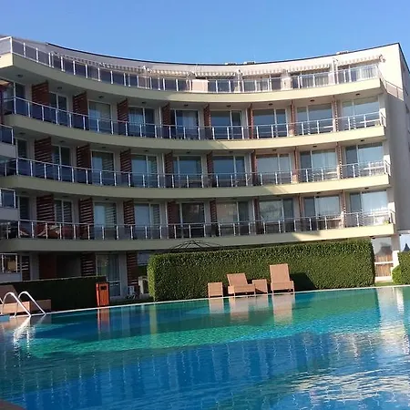Sunny Island Daire